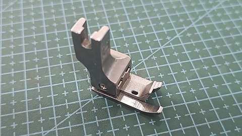 PRENSATELAS RECTA ESPECIAL RUEDO 1/4